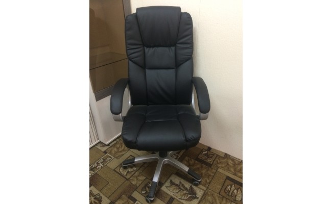 Кресло поворотное Leon