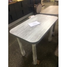 Стол обеденный